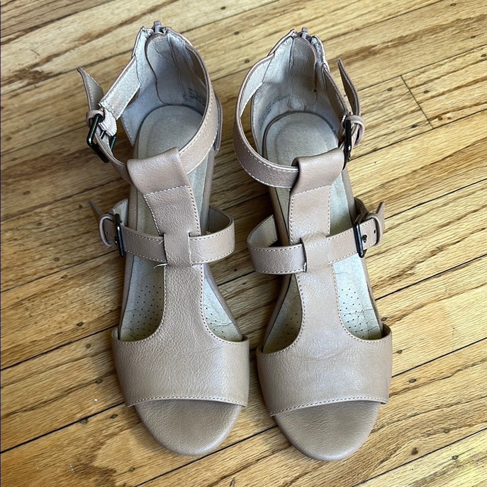 Women's Tan Sandals